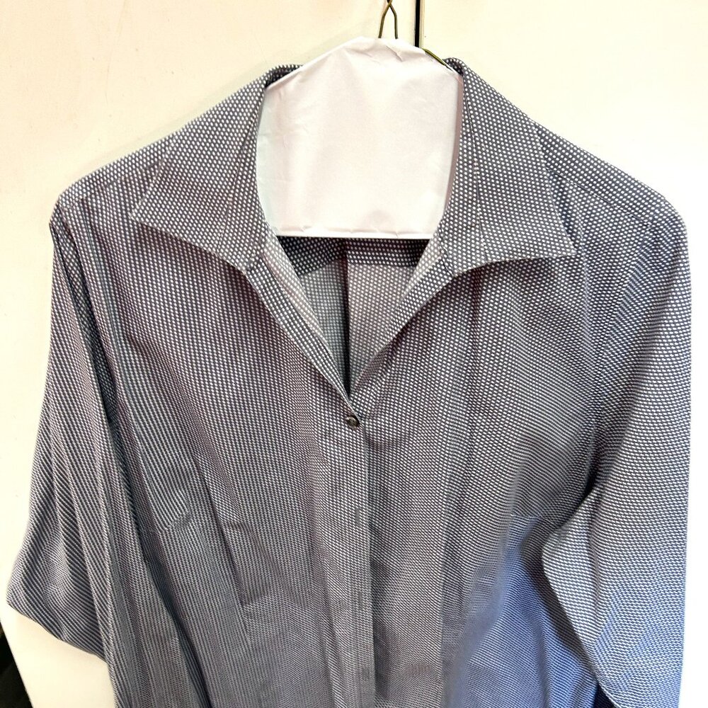 Lands End 20W Navy & White Dots Crisp Cotton Button Down LOOKS GREAT on!